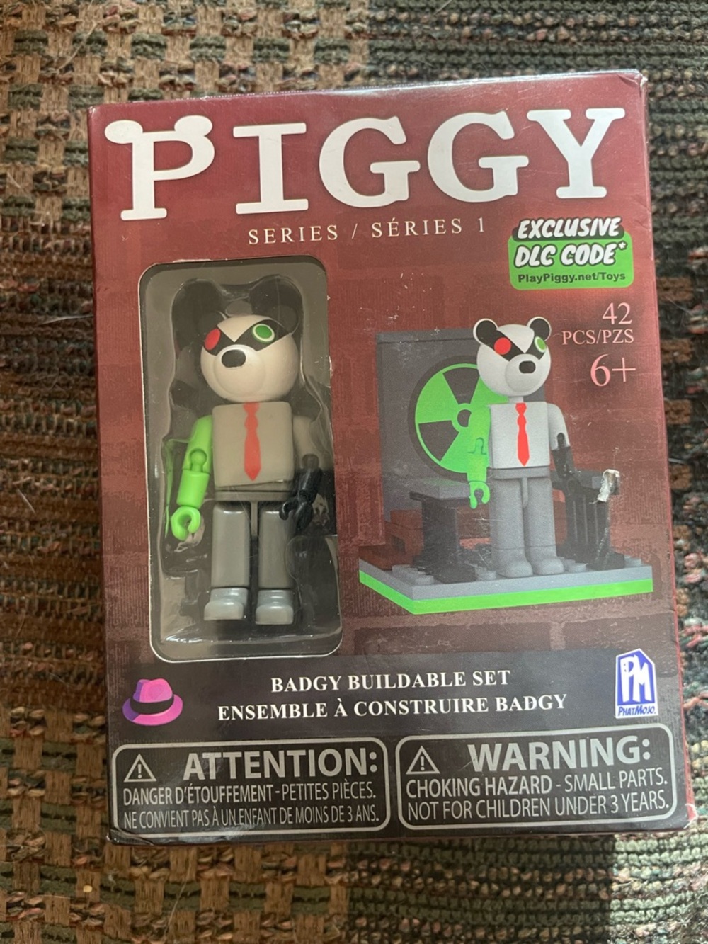 Piggy Series 1 Badgy Buildable Figure - Grey with Neon Green Accents